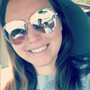 Meet your Posher, Angelica